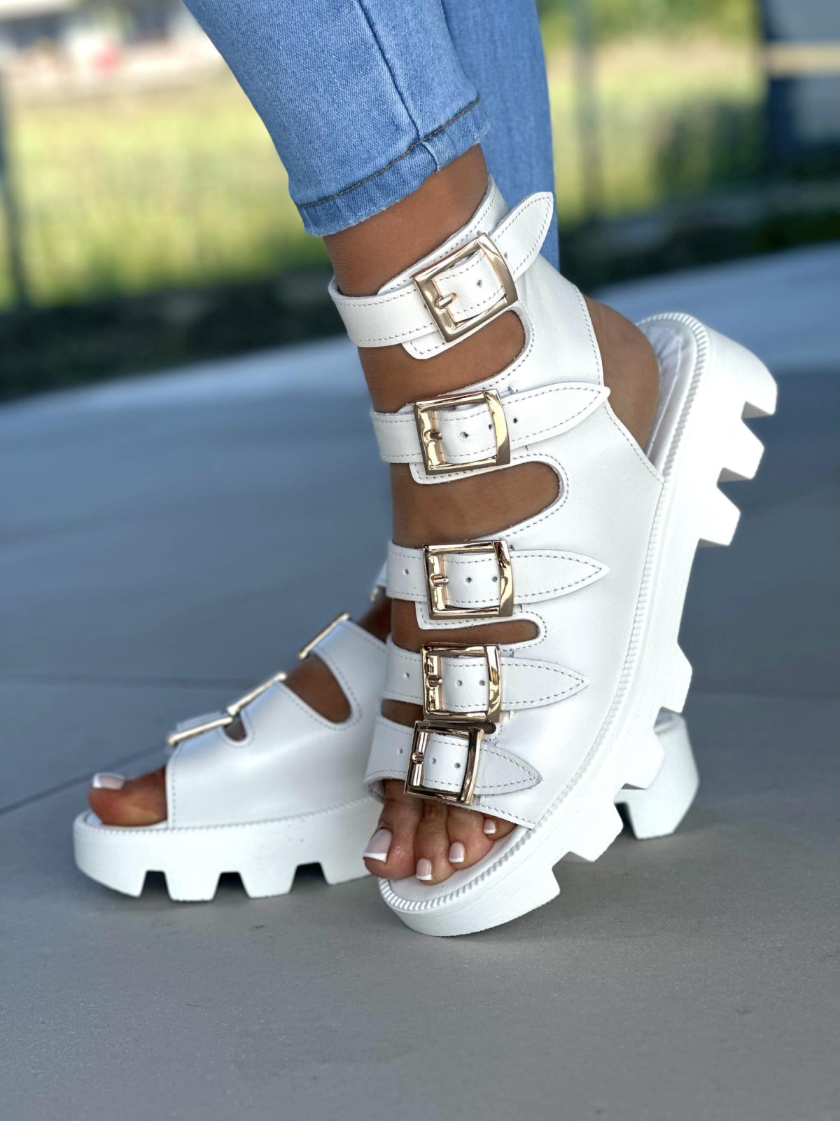 Modowe-sandaly-damskie-skorzane-OLEKSY-polskiej-produkcji-na-traperowej-podeszwie