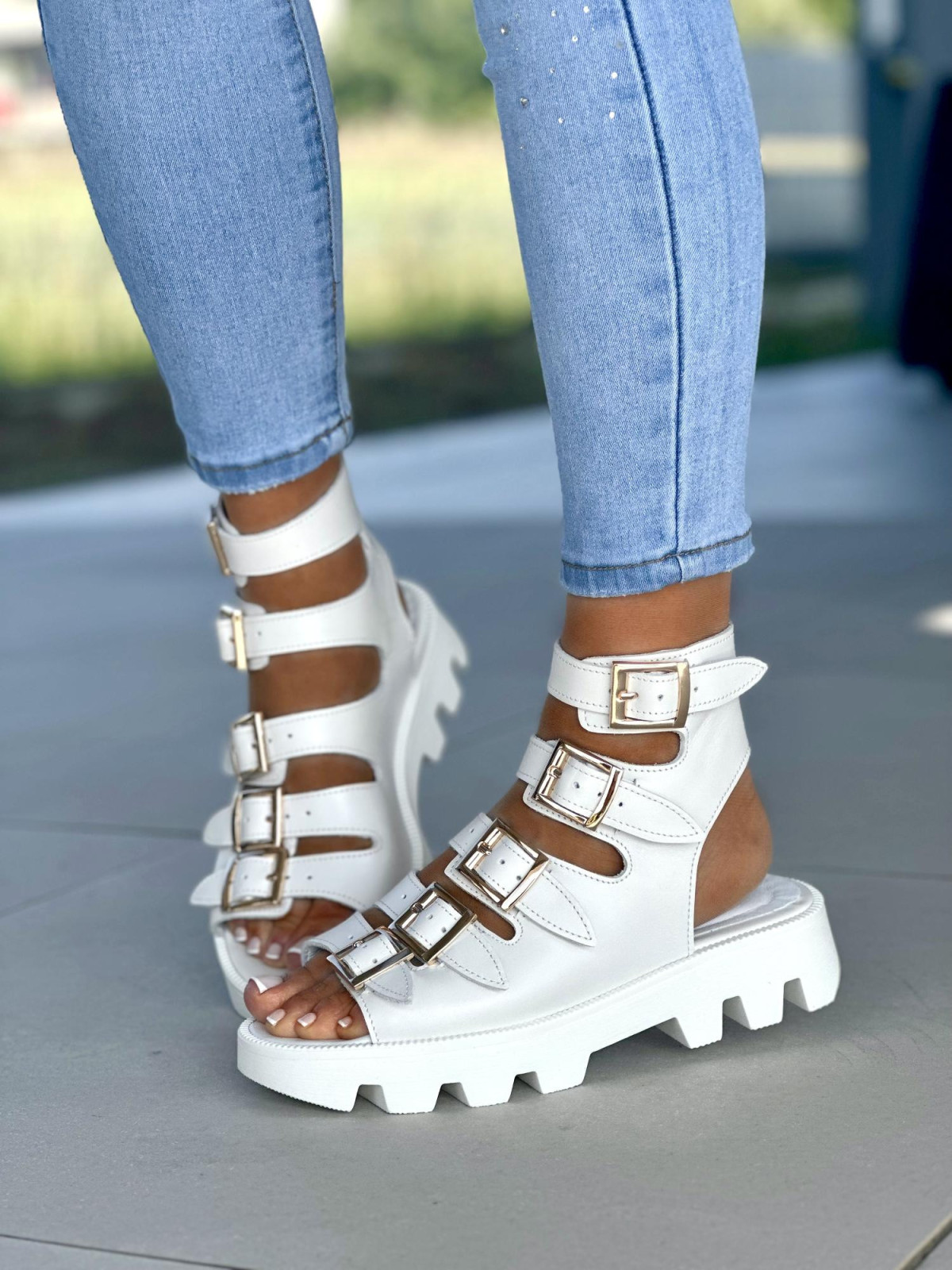 Modowe-sandaly-damskie-skorzane-OLEKSY-polskiej-produkcji-na-traperowej-podeszwie