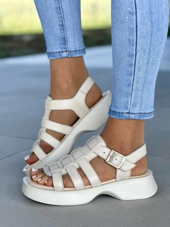 Bezowe-sandały-OLEKSY-ze-skory-naturalnej