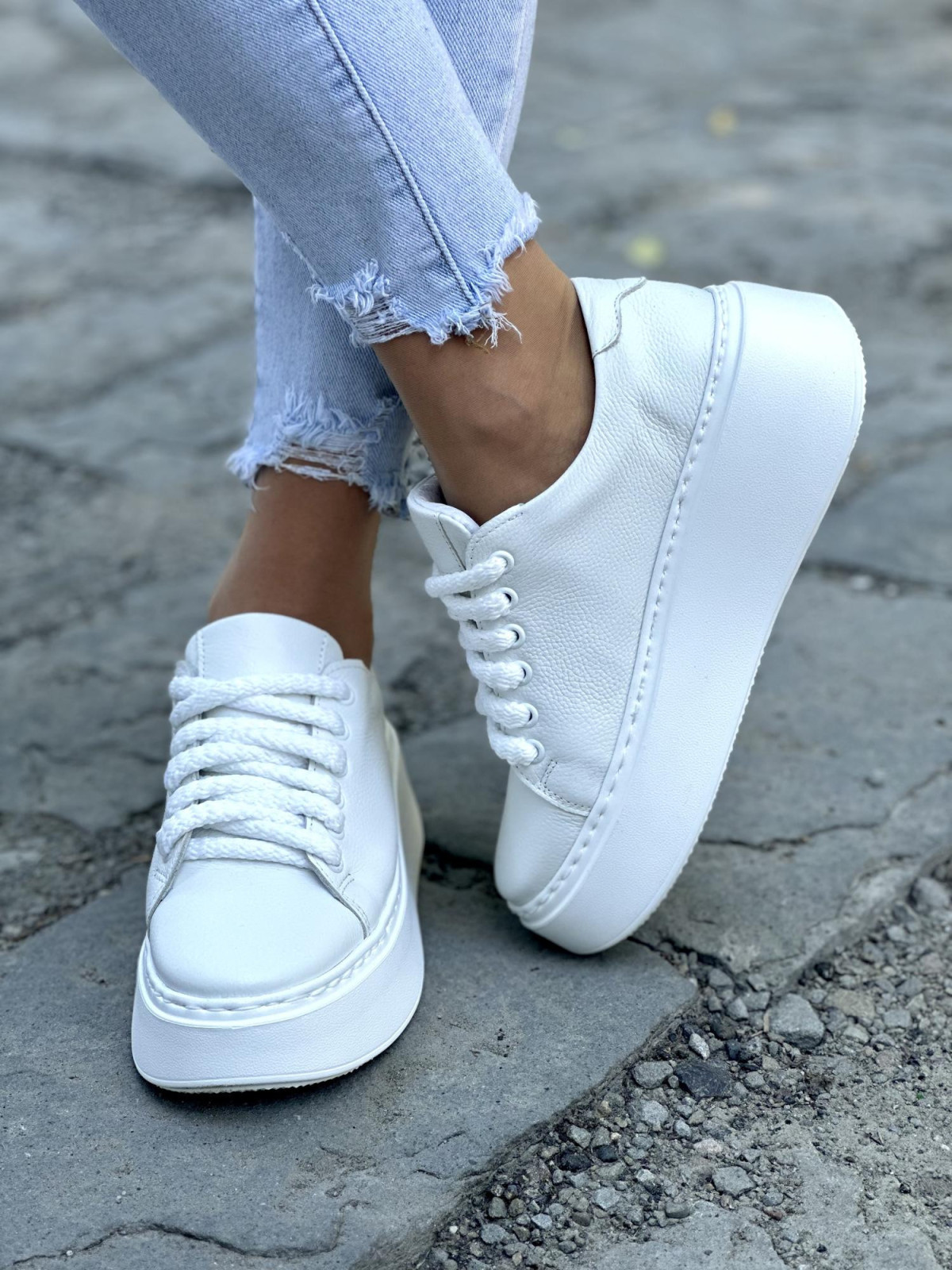 Biale-sneakersy-damskie-OLEKSY-ze-skory-naturalnej-polskiej-produkcji