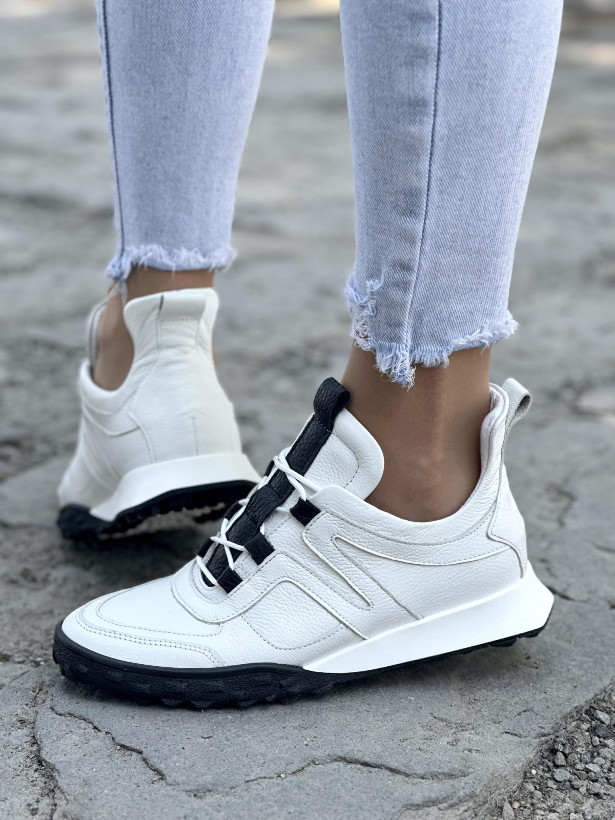 Biale-sneakersy-OLEKSY-ze-skory-naturalnej-polskiej-produkcji