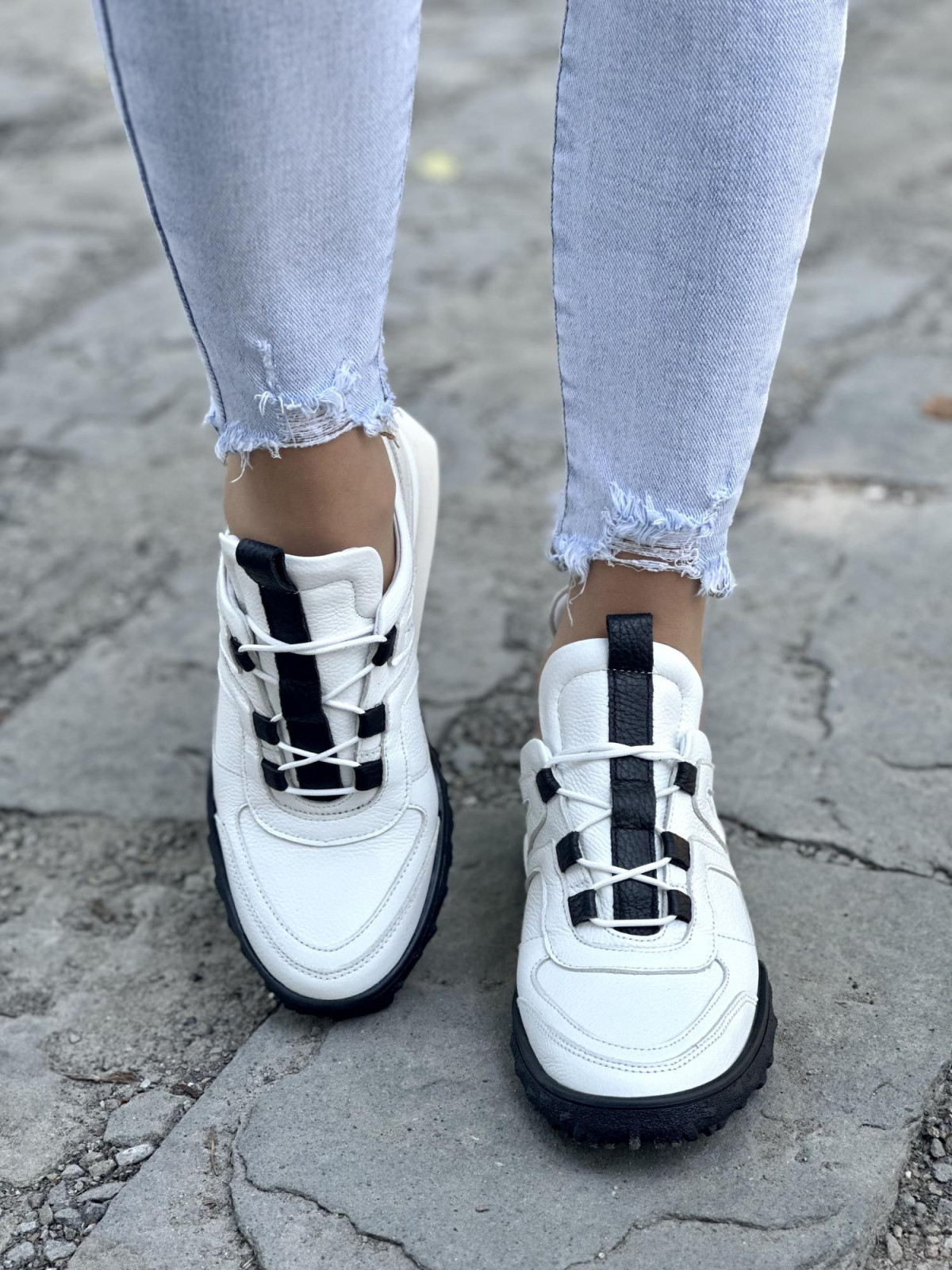 Biale-sneakersy-OLEKSY-ze-skory-naturalnej-polskiej-produkcji