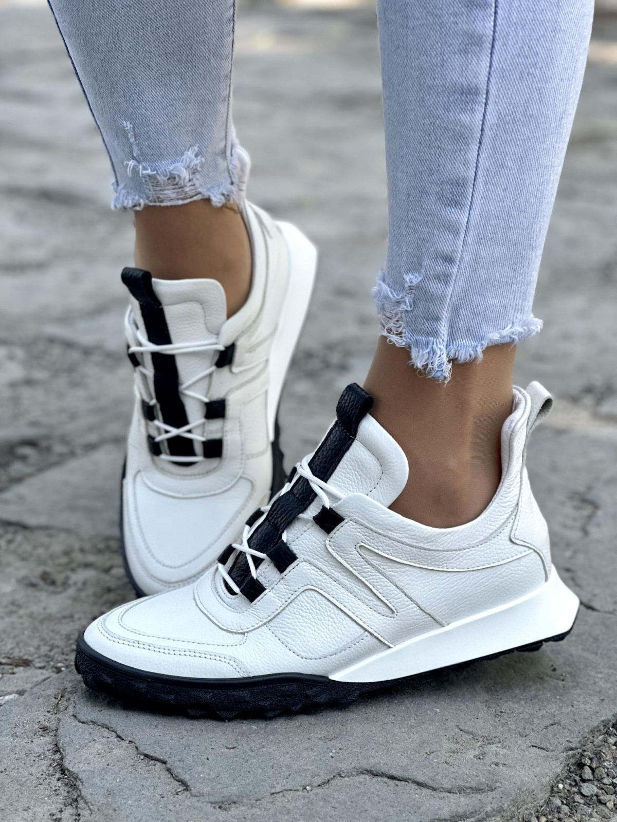 Biale-sneakersy-OLEKSY-ze-skory-naturalnej-polskiej-produkcji