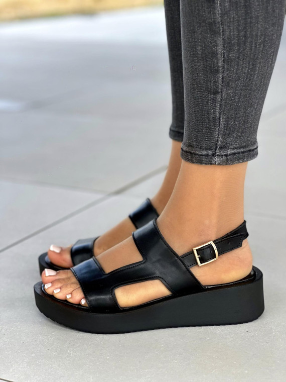 Czarne-sandaly-damskie-skorzane-OLEKSY-polskiej-produkcji-na-grubym-spodzie