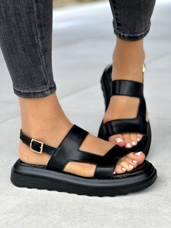 Czarne-sandaly-damskie-skorzane-OLEKSY-polskiej-produkcji-na-modnym-grubym-spodzie