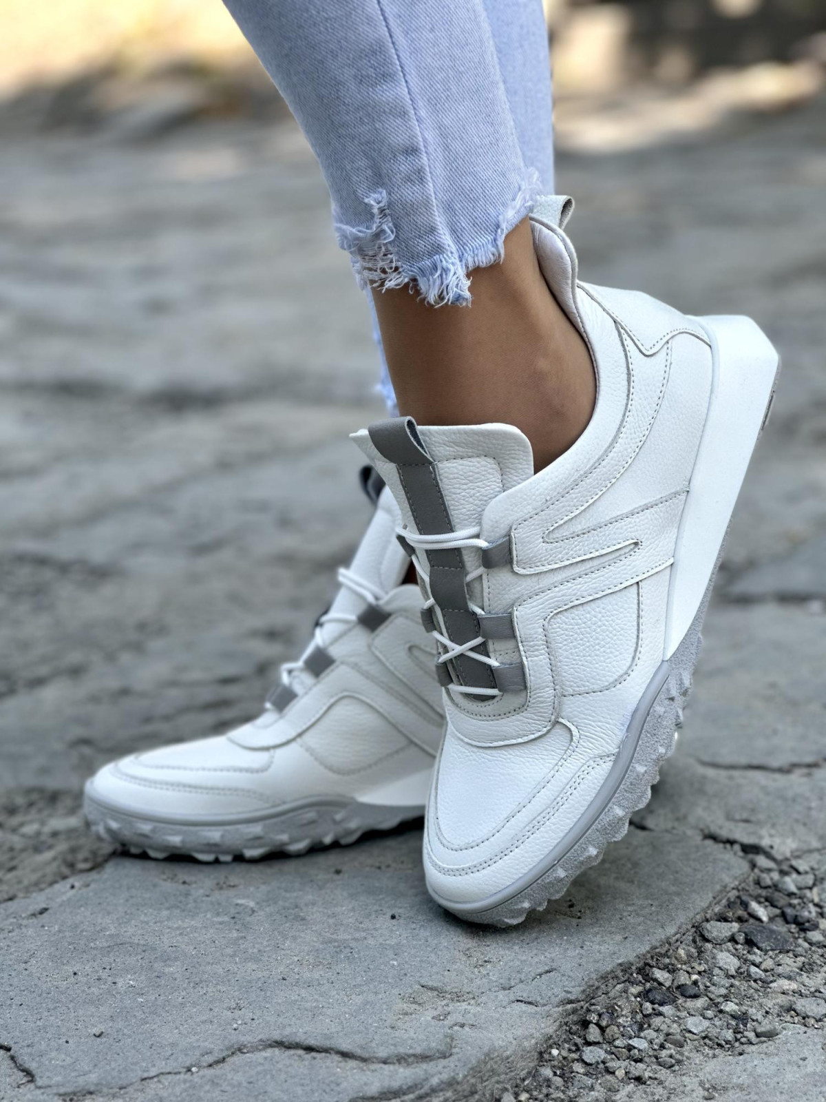 Biale-sneakersy-damskie-OLEKSY-ze-skory-naturalnej-polskiej-produkcji