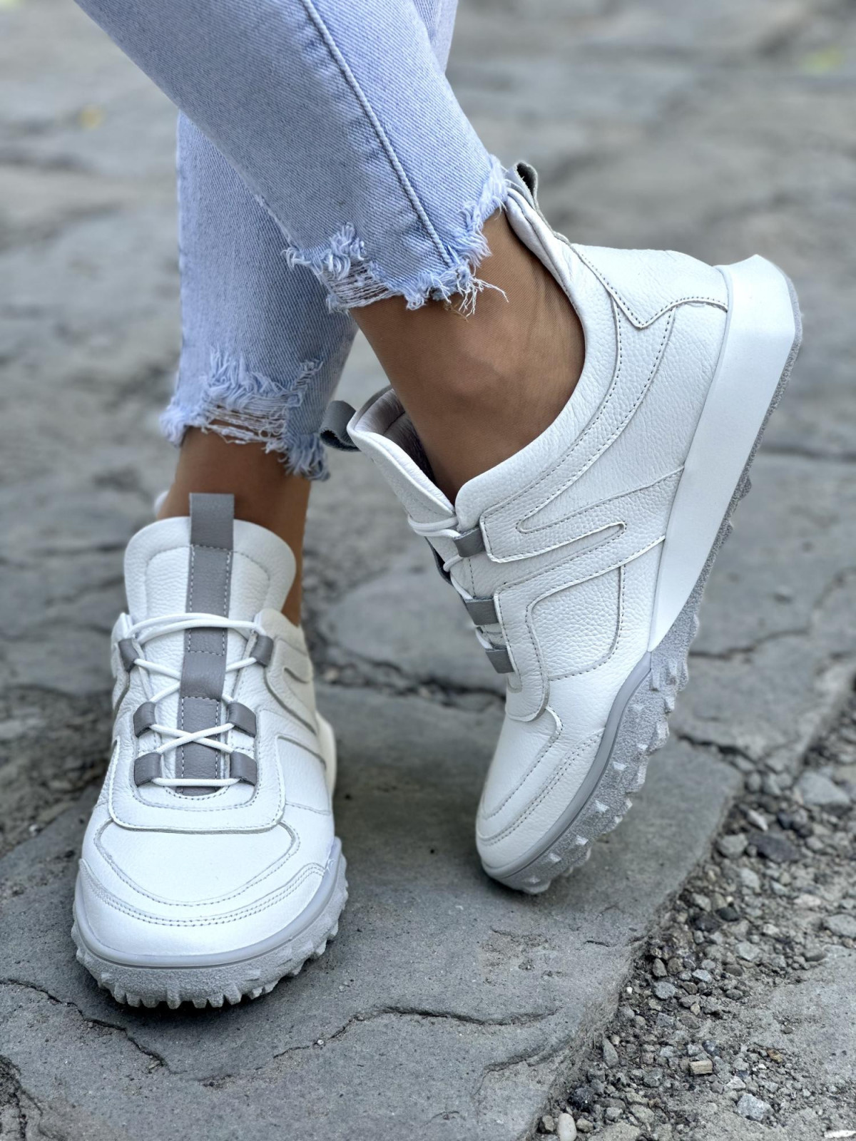 Biale-sneakersy-damskie-OLEKSY-ze-skory-naturalnej-polskiej-produkcji