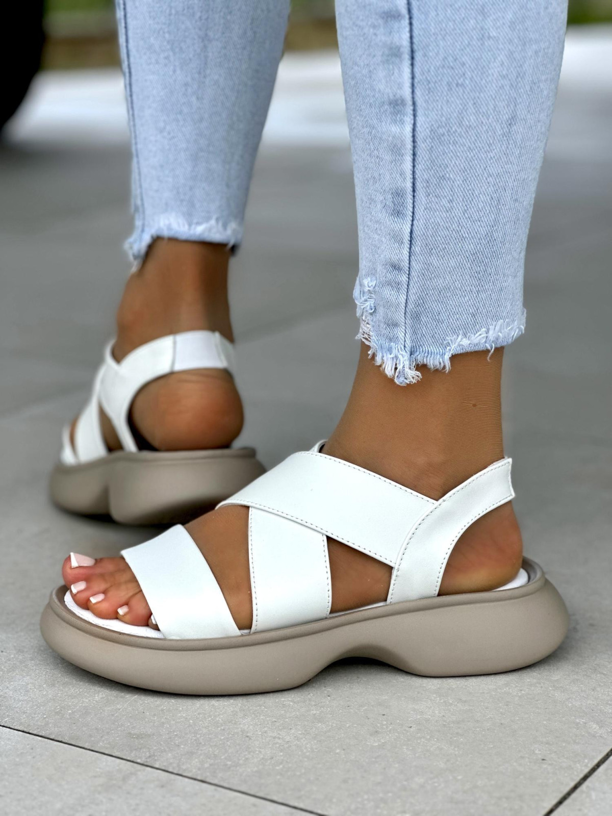 Biale-sandaly-damskie-skorzane-OLEKSY-polskiej-produkcji