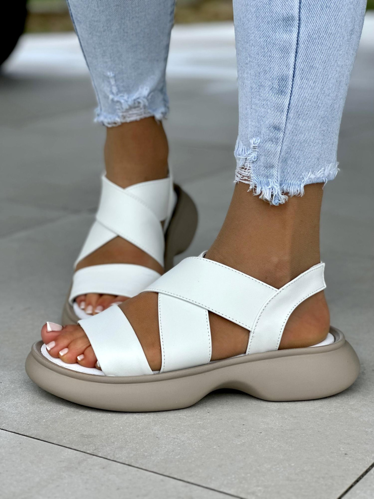 Biale-sandaly-damskie-skorzane-OLEKSY-polskiej-produkcji