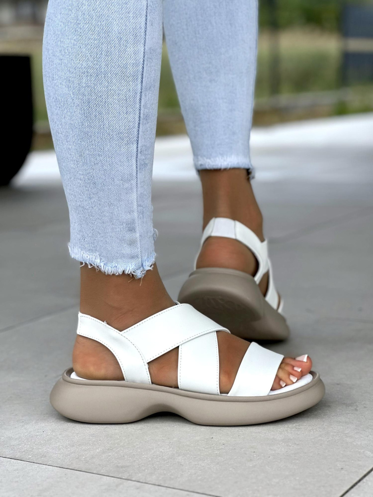 Biale-sandaly-damskie-skorzane-OLEKSY-polskiej-produkcji