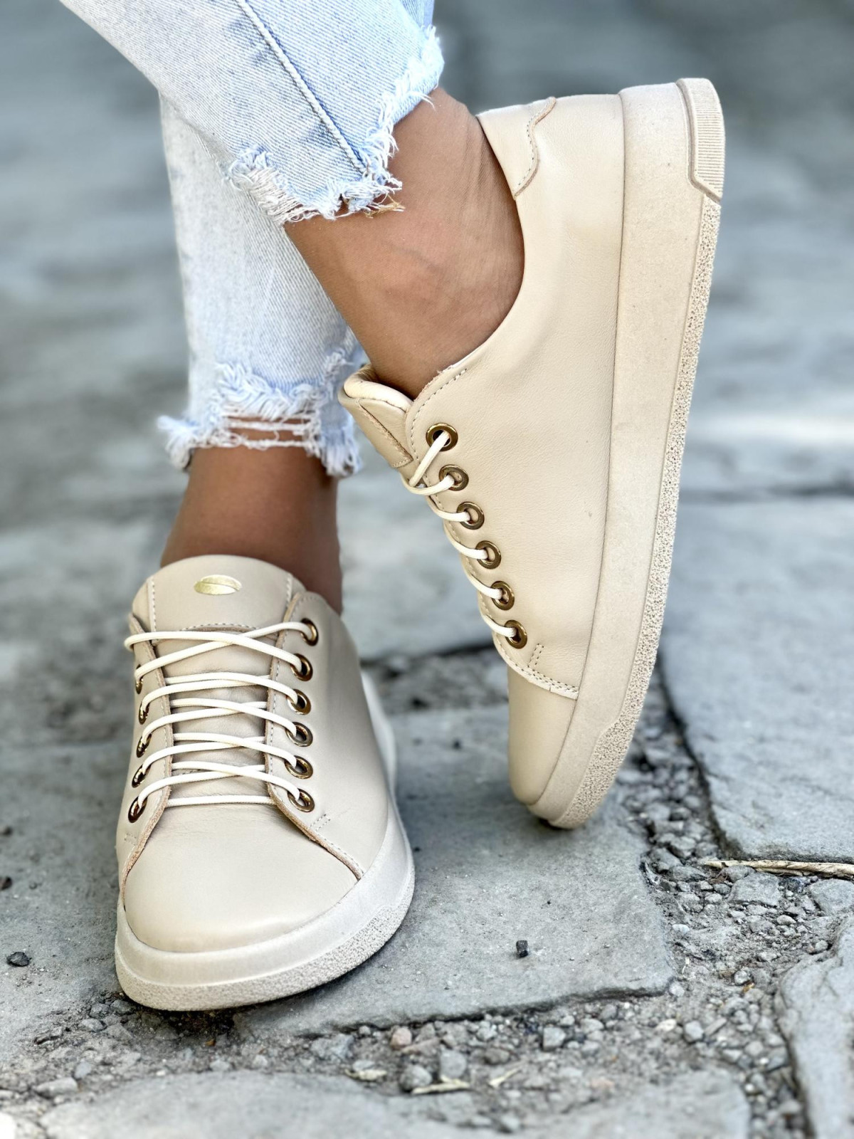 Beżowe trampki damskie skórzane OLEKSY polskiej produkcji