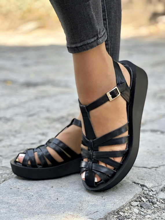 Czarne-sandaly-damskie-skorzane-OLEKSY-polskiej-produkcji-na-grubym-spodzie