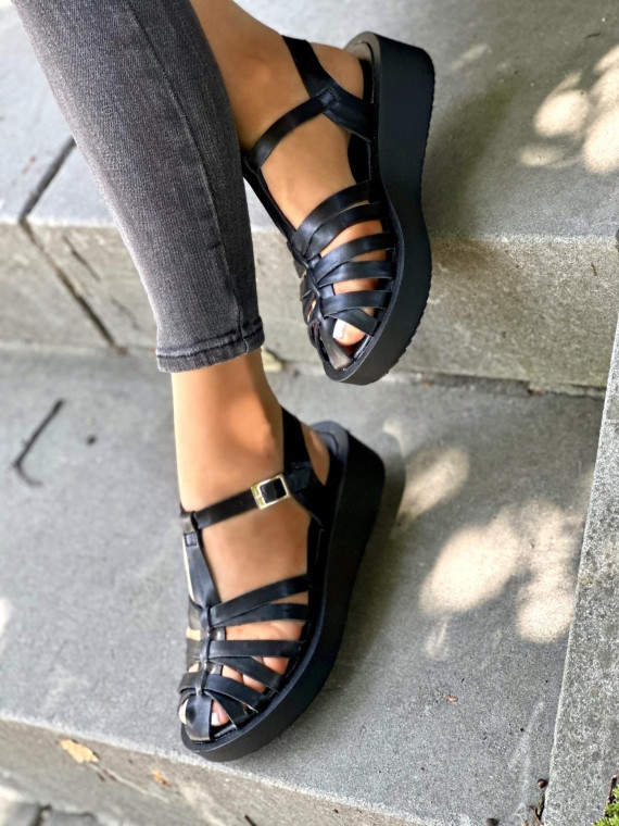 Czarne-sandaly-damskie-skorzane-OLEKSY-polskiej-produkcji-na-grubym-spodzie