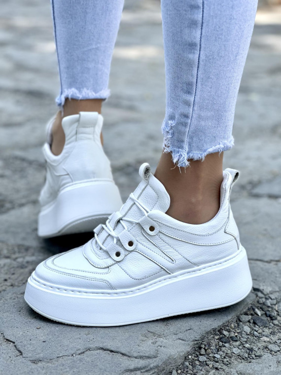 Biale-sneakersy-damskie-OLEKSY-ze-skory-naturalnej-polskiej-produkcji-na-grubej-podeszwie