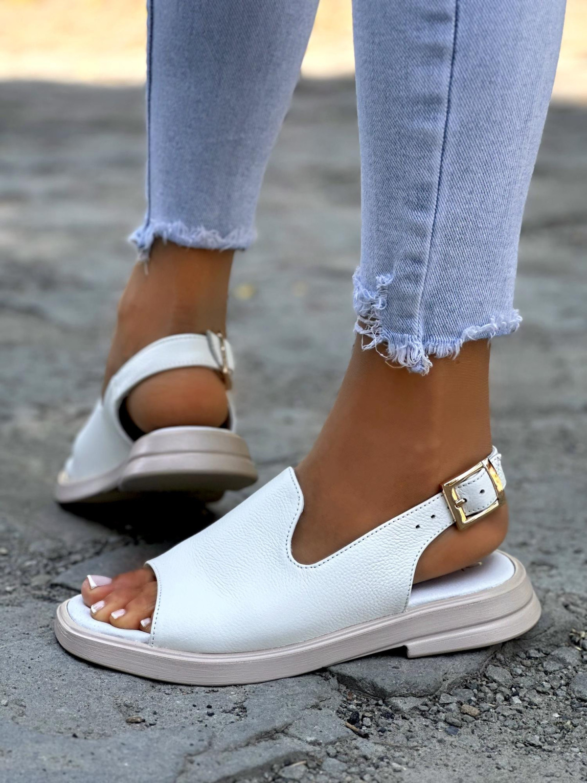 Sandaly-damskie-skorzane-OLEKSY-na-wygodnej-plaskiej-podeszwie-polskiej-produkcji