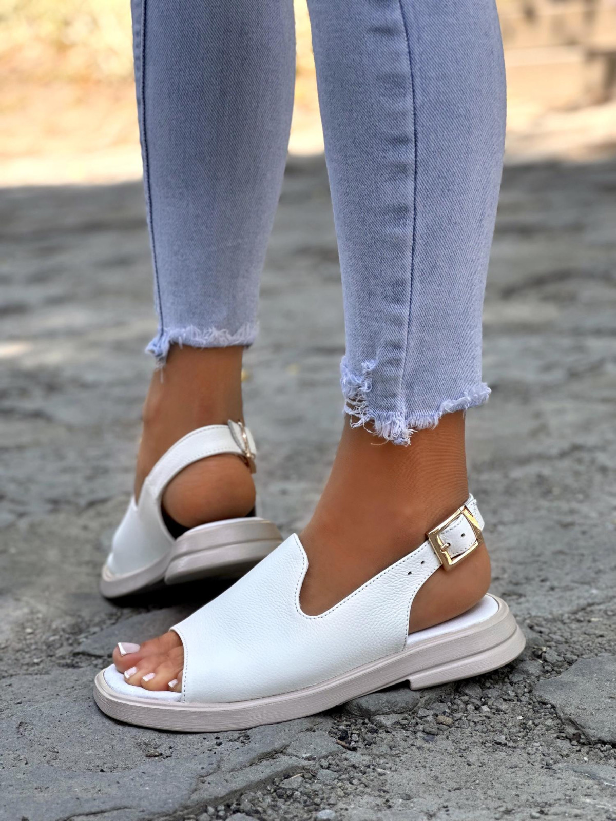 Sandaly-damskie-skorzane-OLEKSY-na-wygodnej-plaskiej-podeszwie-polskiej-produkcji