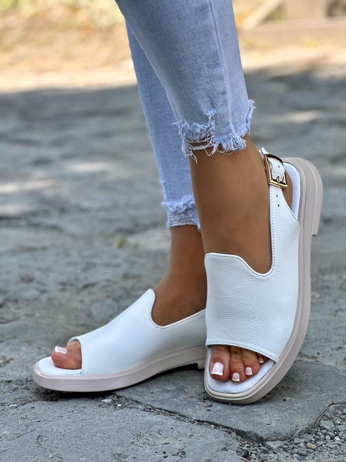 Sandaly-damskie-skorzane-OLEKSY-na-wygodnej-plaskiej-podeszwie-polskiej-produkcji