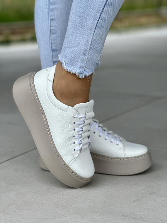 Biale-sneakersy-damskie-OLEKSY-ze-skory-naturalnej-polskiej-produkcji-na-grubej-bezowej-podeszwie