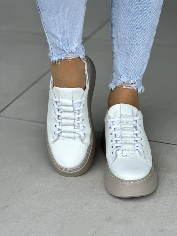 Biale-sneakersy-damskie-OLEKSY-ze-skory-naturalnej-polskiej-produkcji-na-grubej-bezowej-podeszwie
