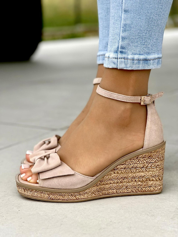 Beżowe sandały damskie OLEKSY skórzane na wygodnej koturnie polskiej produkcji