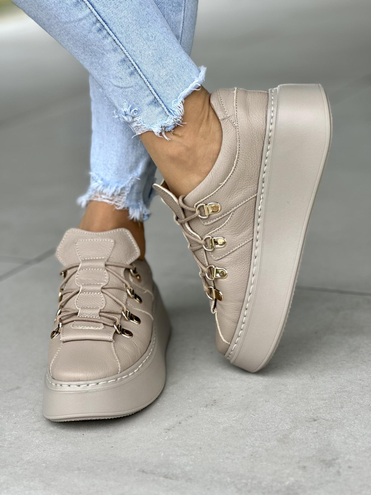 Bezowe-trampki-damskie-skorzane-OLEKSY-polskiej-produkcji