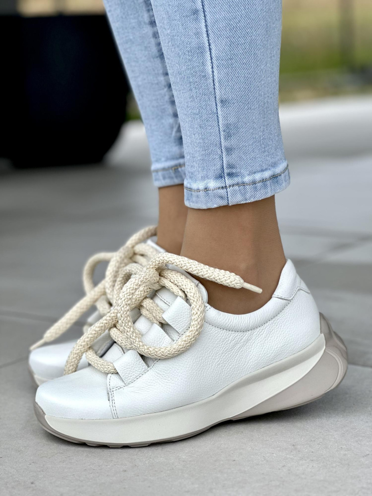 Białe sneakersy damskie OLEKSY ze skóry naturalnej polskiej produkcji