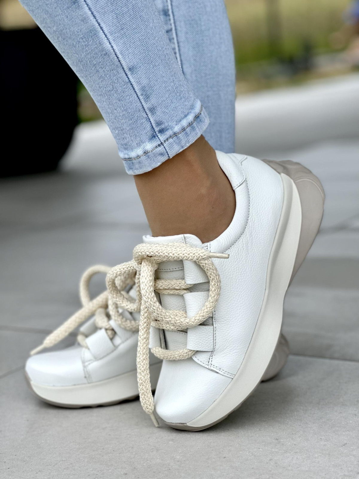 Białe sneakersy damskie OLEKSY ze skóry naturalnej polskiej produkcji