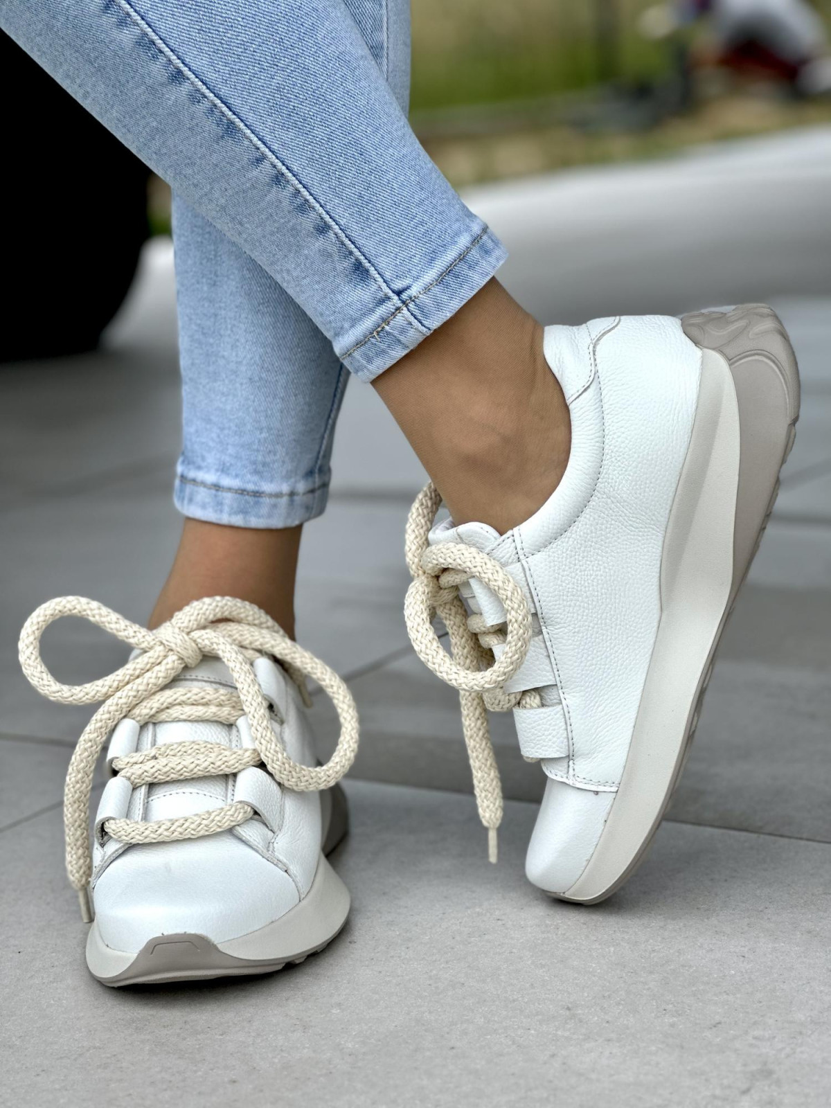 Białe sneakersy damskie OLEKSY ze skóry naturalnej polskiej produkcji