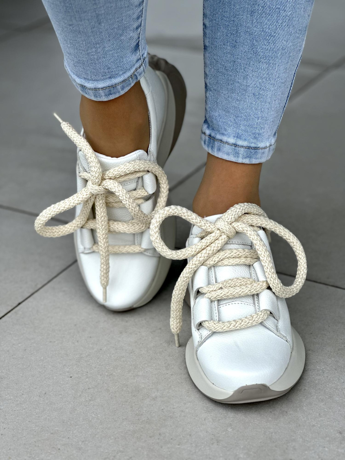 Białe sneakersy damskie OLEKSY ze skóry naturalnej polskiej produkcji