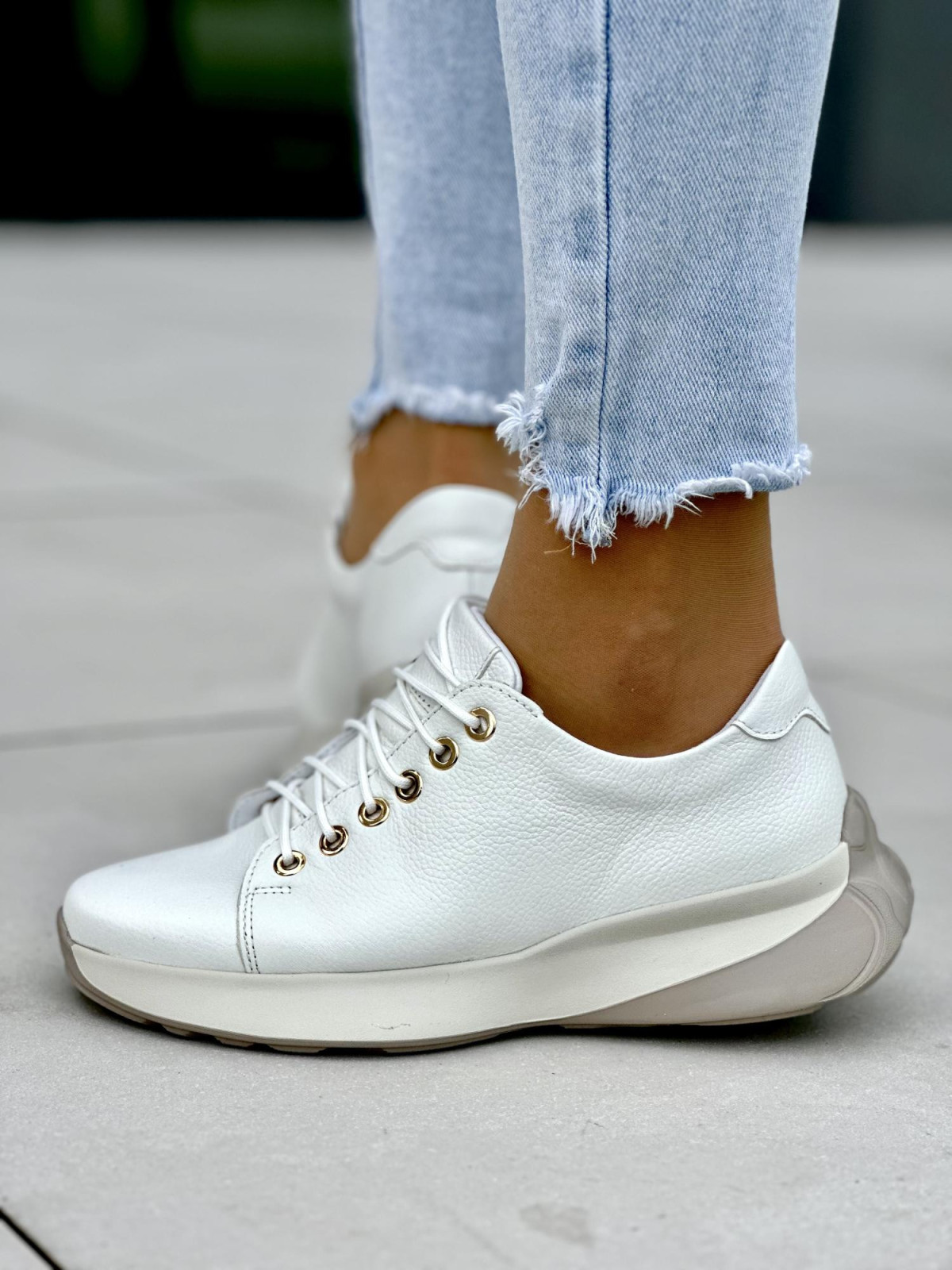 Białe sneakersy damskie OLEKSY ze skóry naturalnej polskiej produkcji