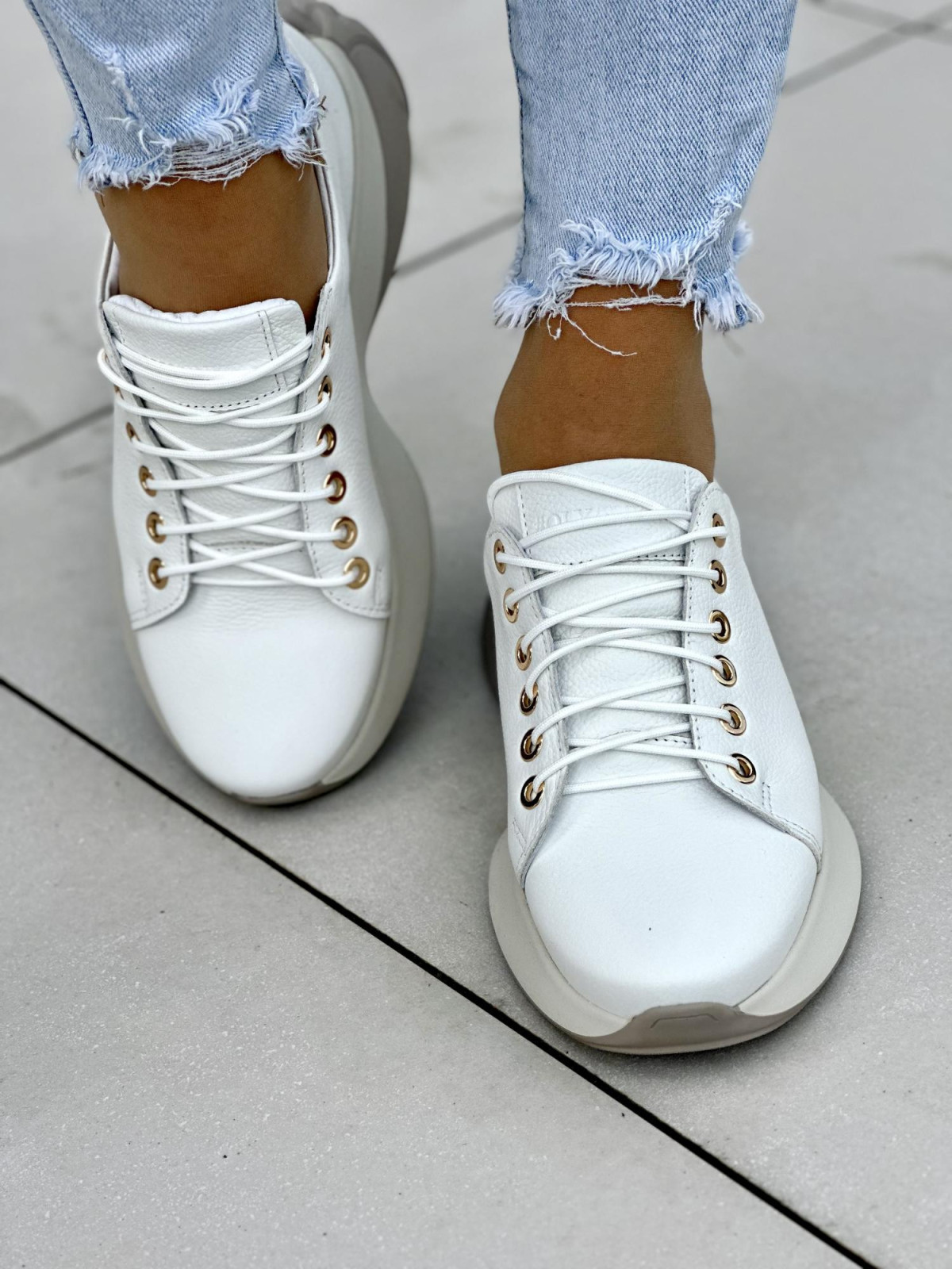 Białe sneakersy damskie OLEKSY ze skóry naturalnej polskiej produkcji