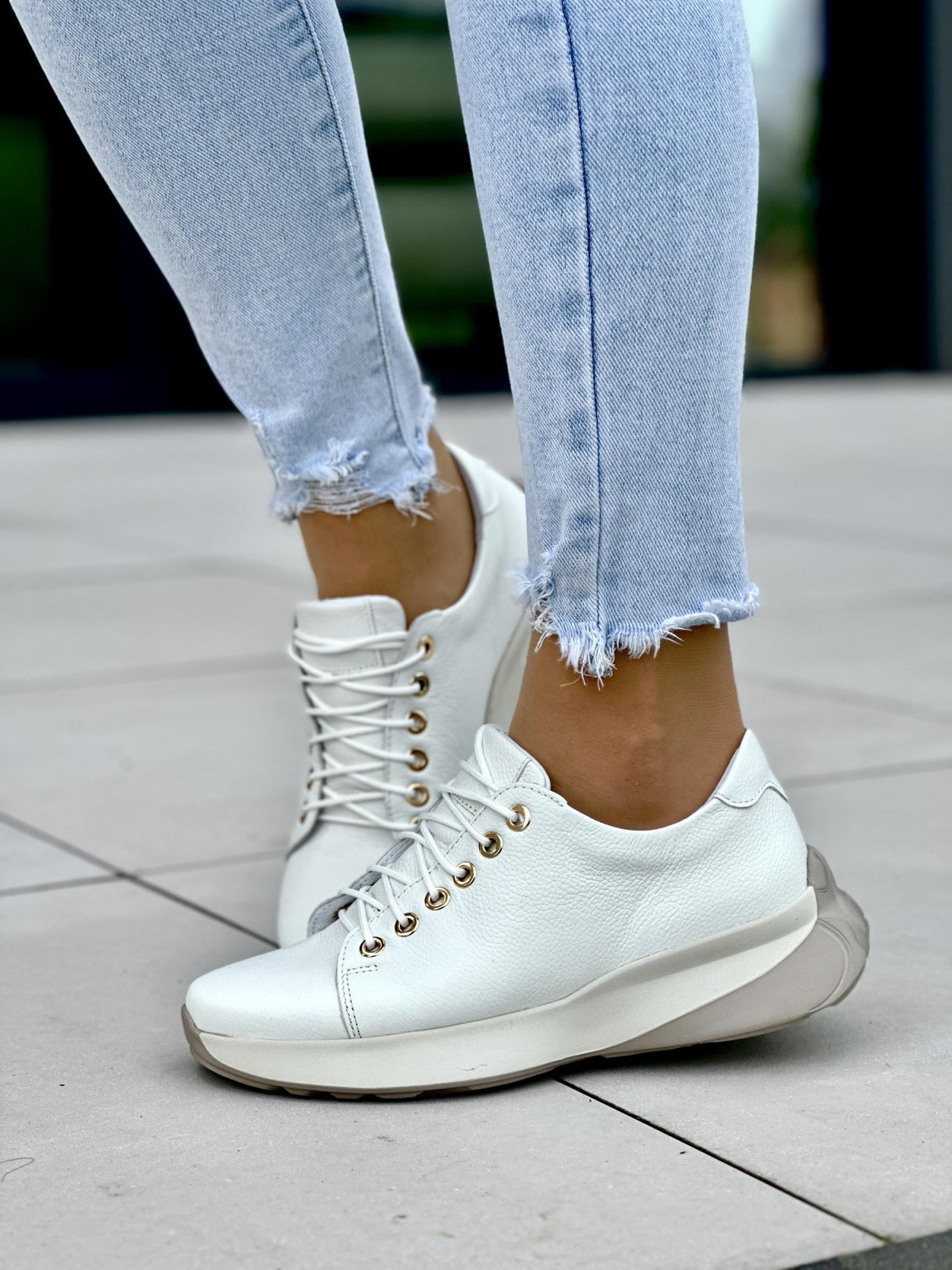 Białe sneakersy damskie OLEKSY ze skóry naturalnej polskiej produkcji