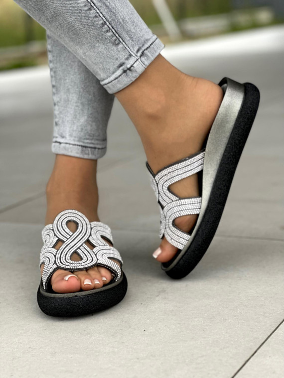 Piękne srebrne klapki damskie OLEKSY polskiej produkcji