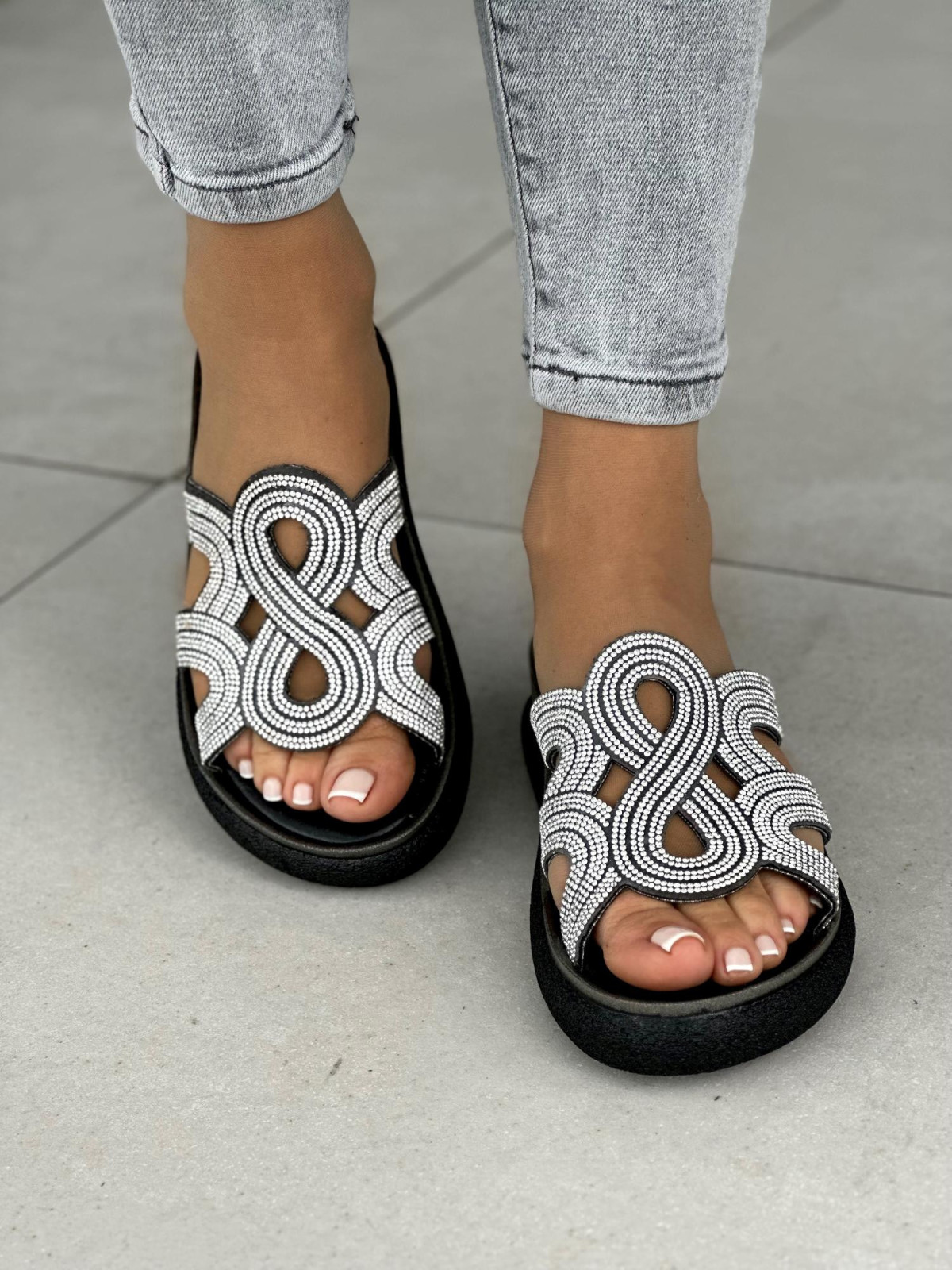 Piękne srebrne klapki damskie OLEKSY polskiej produkcji