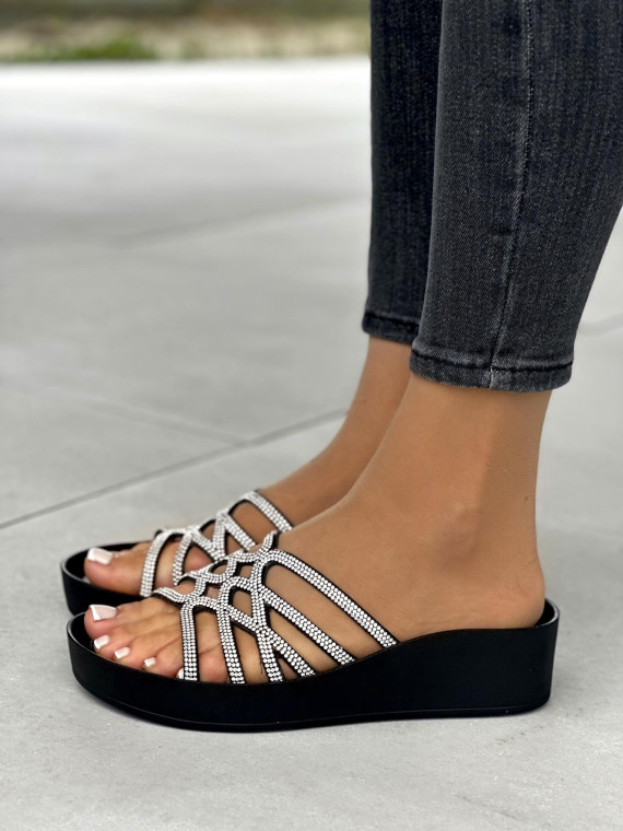 Piękne srebrne klapki damskie OLEKSY polskiej produkcji