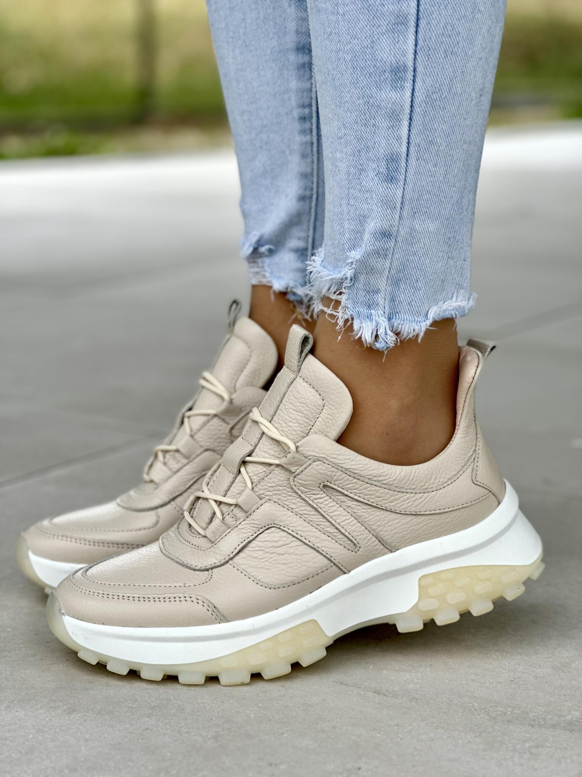 Piękne beżowe sneakersy damskie skórzane OLEKSY polskiej produkcji na grubej podeszwie