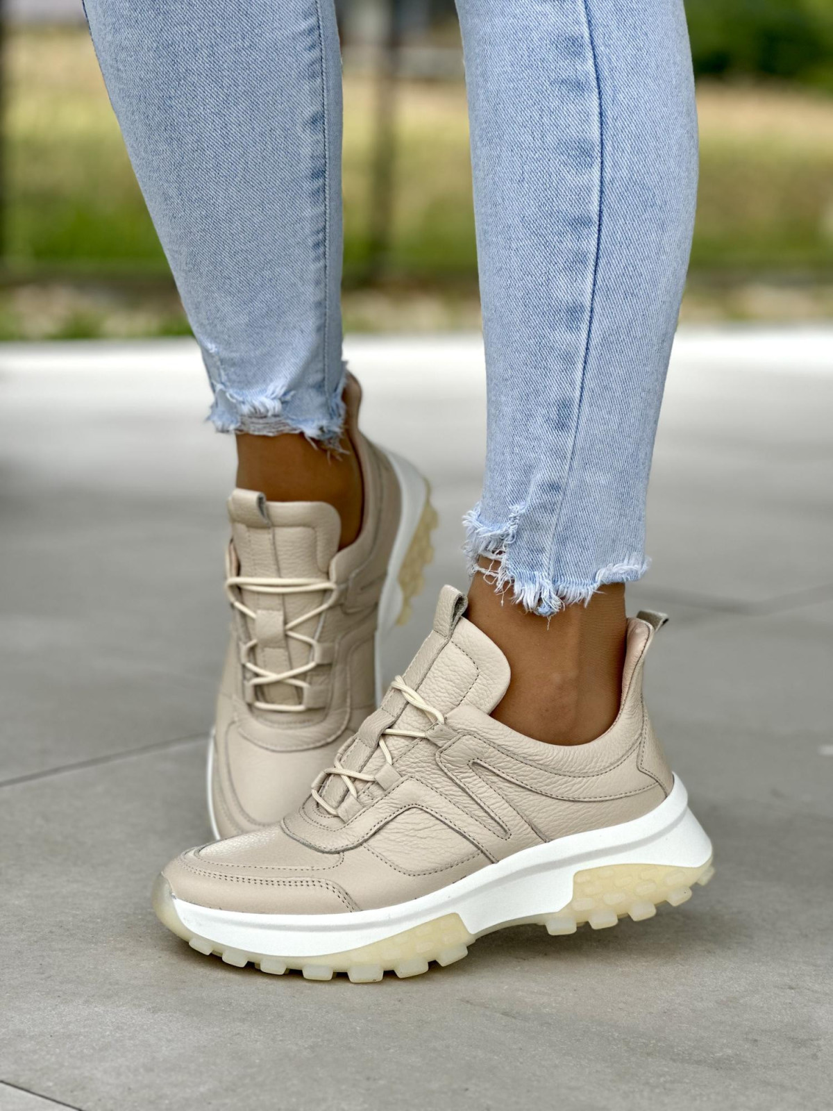 Piękne beżowe sneakersy damskie skórzane OLEKSY polskiej produkcji na grubej podeszwie