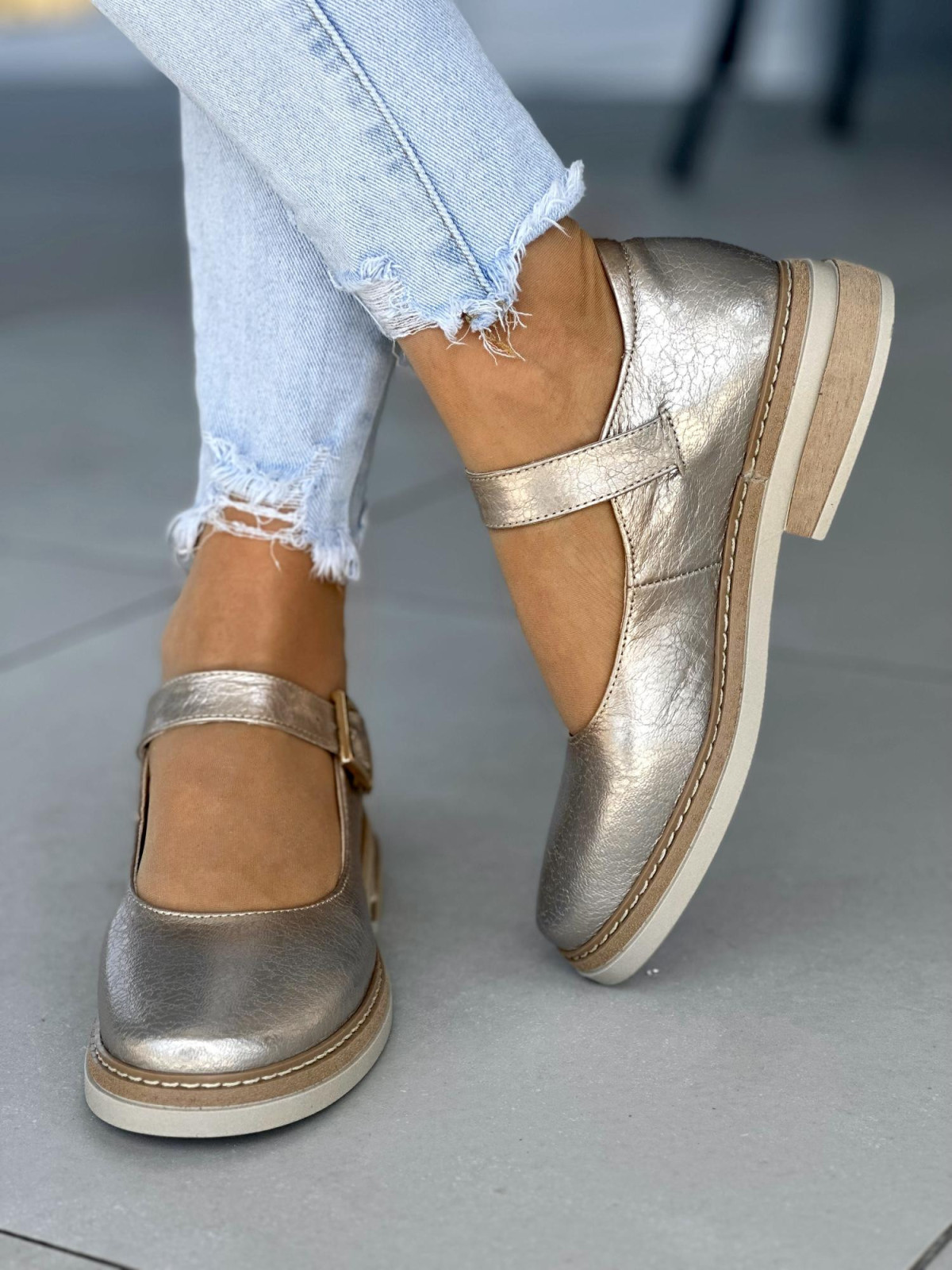 Złote półbuty damskie skórzane OLEKSY na wygodnym obcasie polskiej produkcji