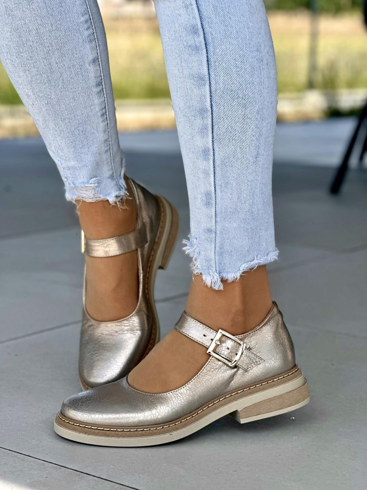 Złote półbuty damskie skórzane OLEKSY na wygodnym obcasie polskiej produkcji