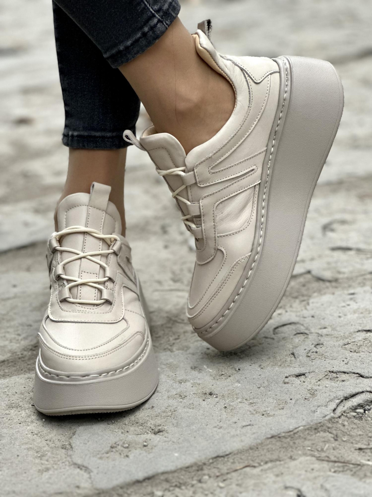 Beżowe sneakersy OLEKSY ze skóry naturalnej polskiej produkcji