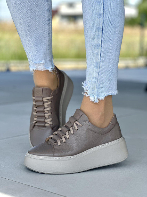 Beżowe trampki damskie skórzane OLEKSY polskiej produkcji na grubej podeszwie