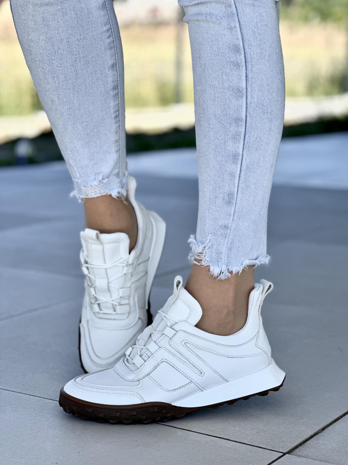 Białe sneakersy damskie OLEKSY ze skóry naturalnej polskiej produkcji