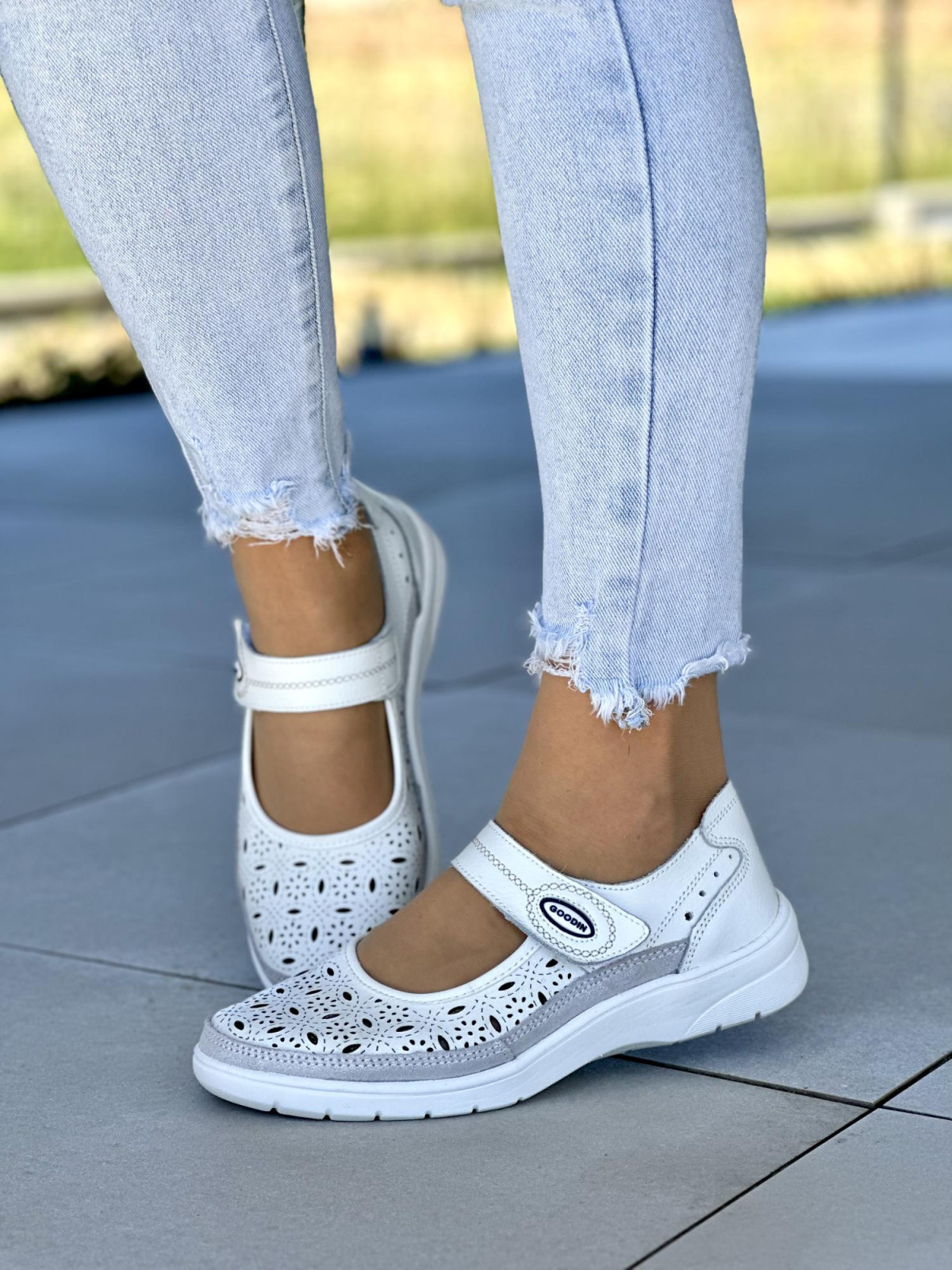 Ultra lekkie, mega wygodne, dziurkowane przewiewne ze skóry naturalnej półbuty damskie