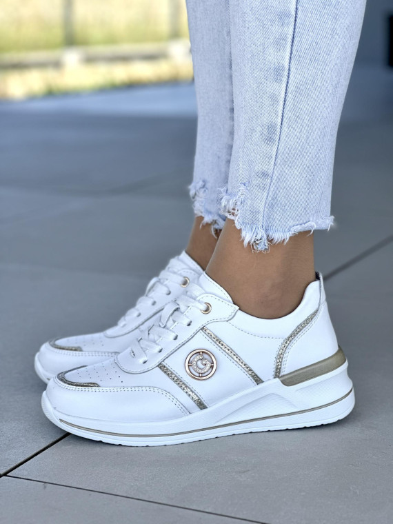 Białe sneakersy damskie ze skóry naturalnej