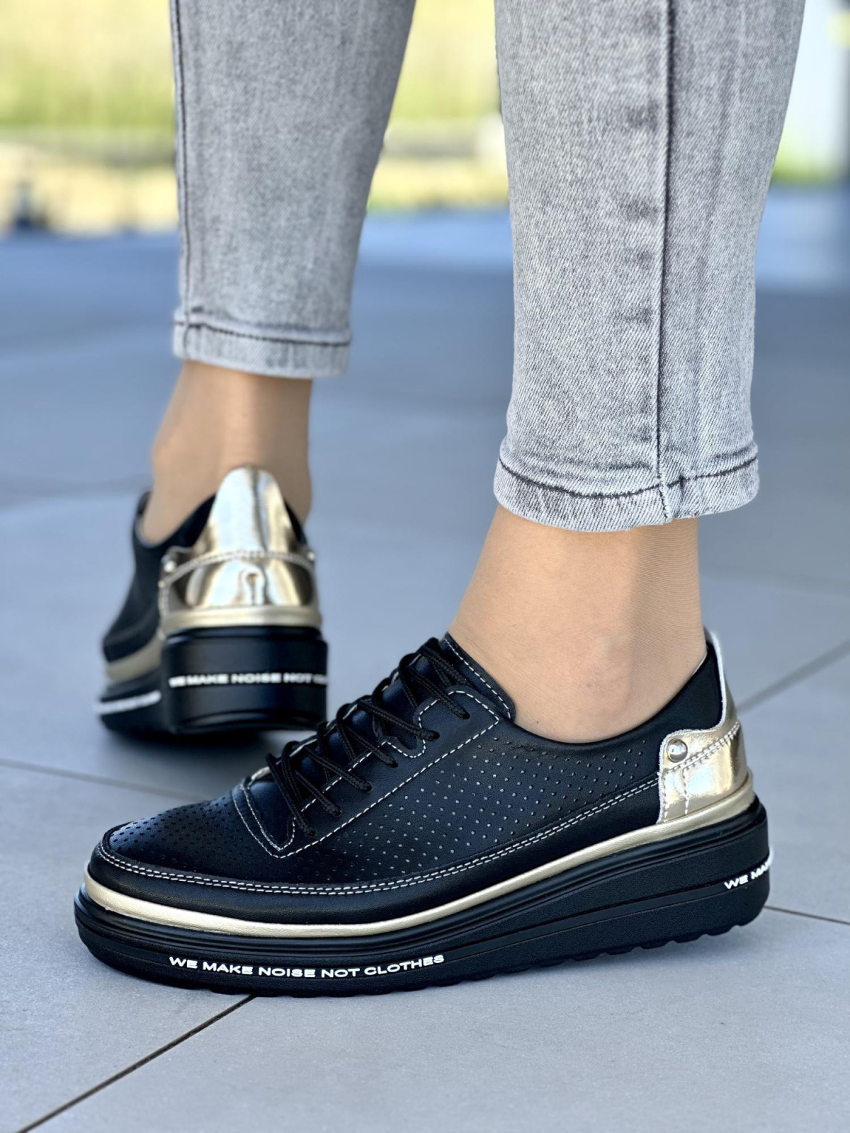 Czarne z dodatkiem złota trampki damskie ze skóry naturalnej