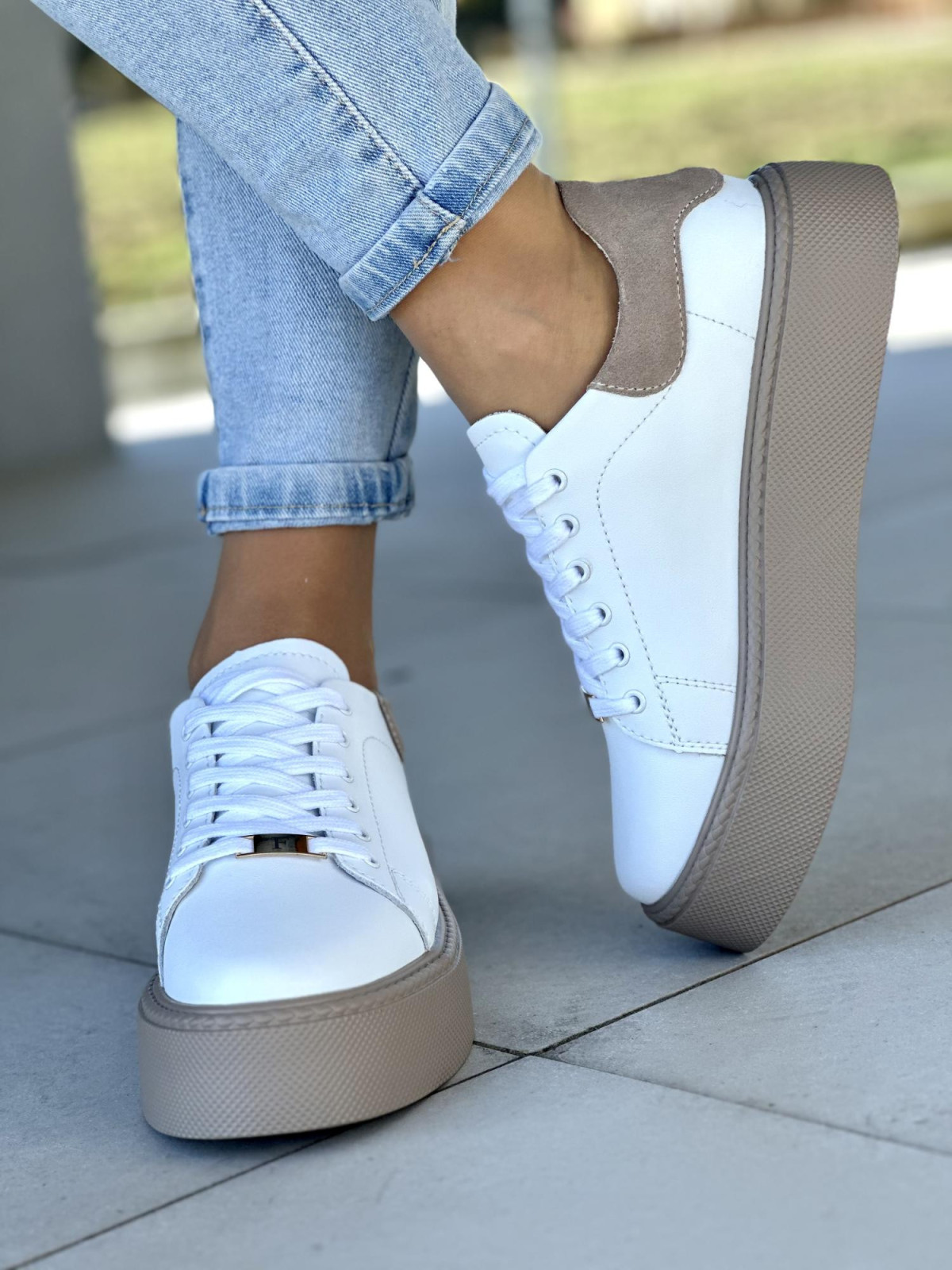 Oryginalne białe trampki damskie na platformie, skóra naturalna