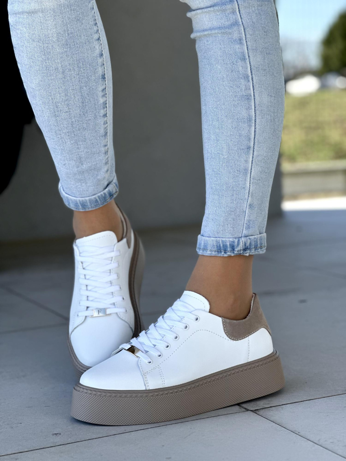Oryginalne białe trampki damskie na platformie, skóra naturalna