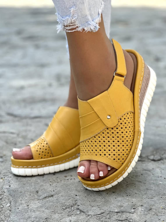 Mega wygodne żółte sandały damskie skórzane na koturnie