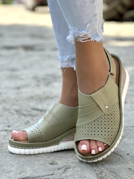 Mega wygodne oliwkowe sandały damskie skórzane na koturnie