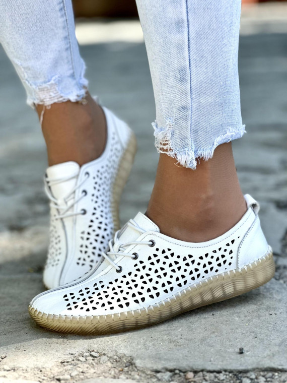 Wygodne dziurkowane białe półbuty damskie skórzane